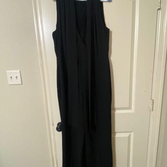 White House Black Market - Picture 5 of 5